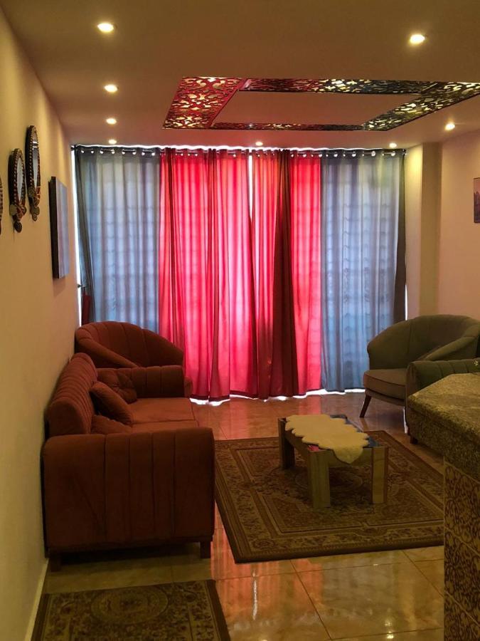 Full Pyramids View Apartment With Balcony For 8 P Kafret el-Gabal Eksteriør billede