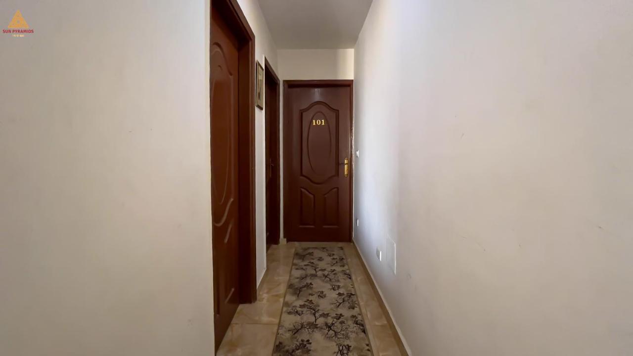 Full Pyramids View Apartment With Balcony For 8 P Kafret el-Gabal Eksteriør billede