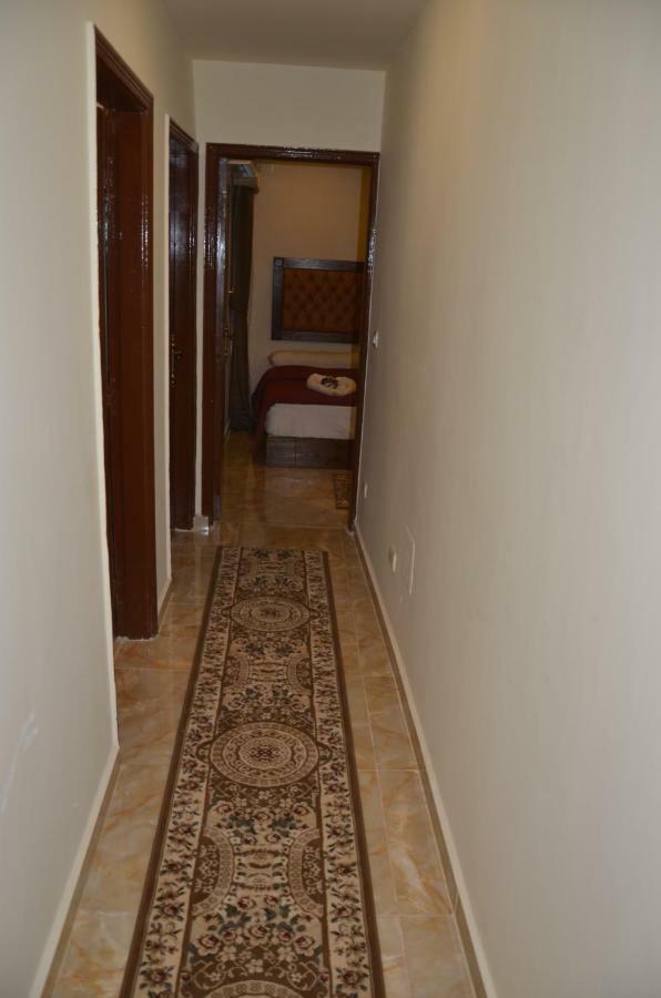 Full Pyramids View Apartment With Balcony For 8 P Kafret el-Gabal Eksteriør billede